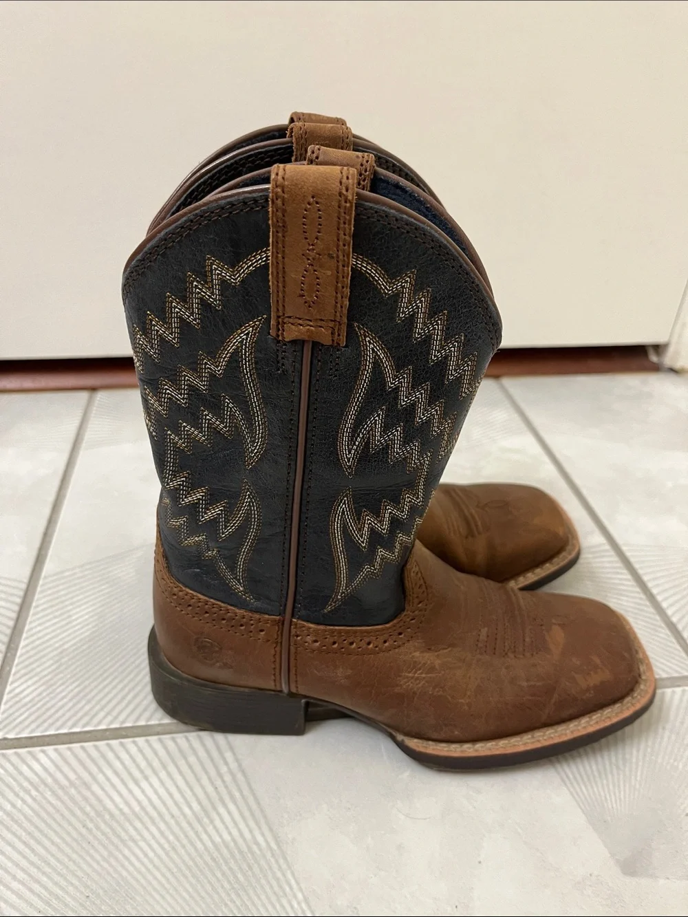 Kids’ boots